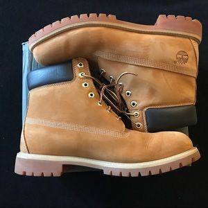 Timberland Boots in classic wheat color!